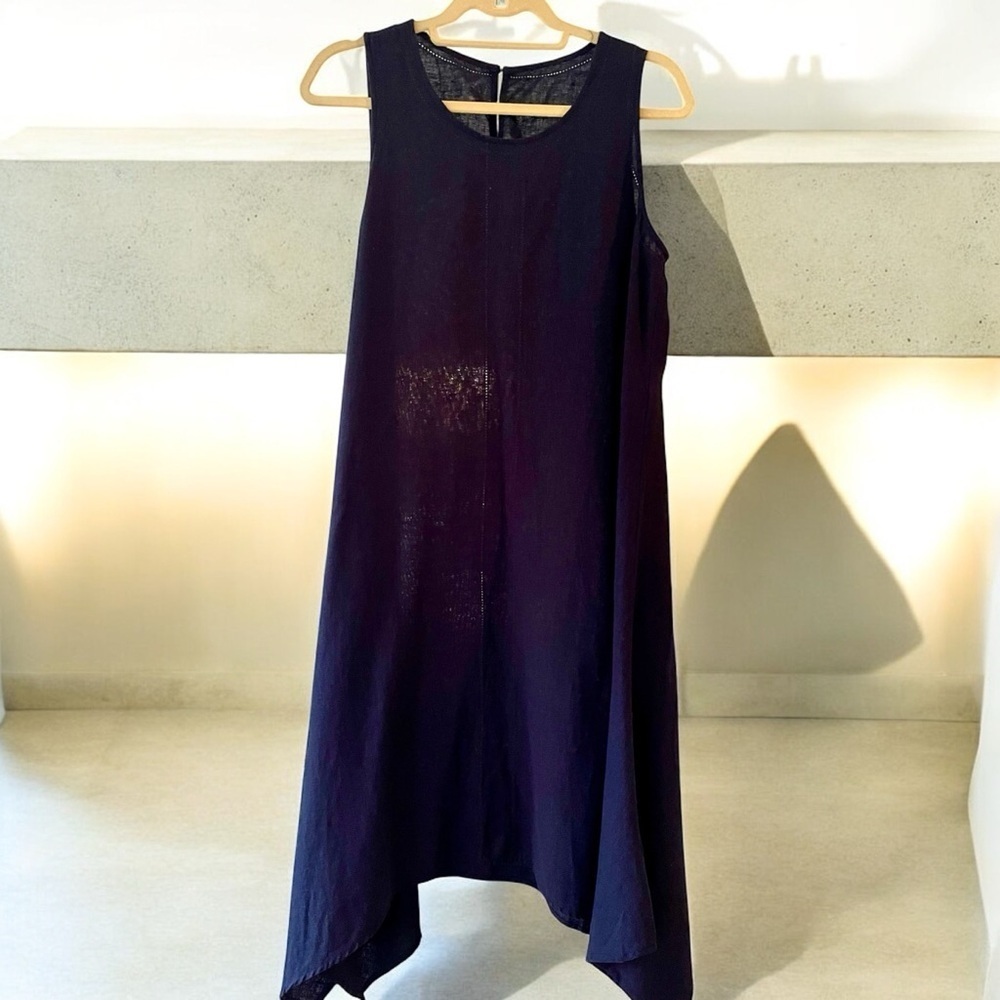 Jones New York dress, size M, no size tag! Navy,Linen rayon blend,shark bite hem